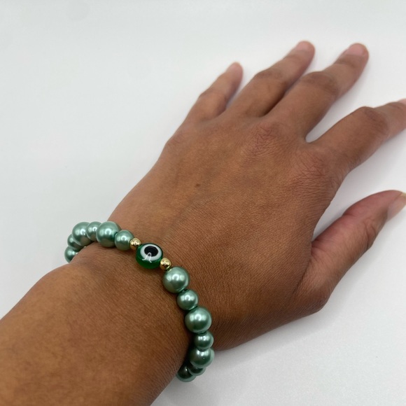 Evil Eye Trendy Stretch Handmade Stretch Bead Bracelet - Picture 4 of 4